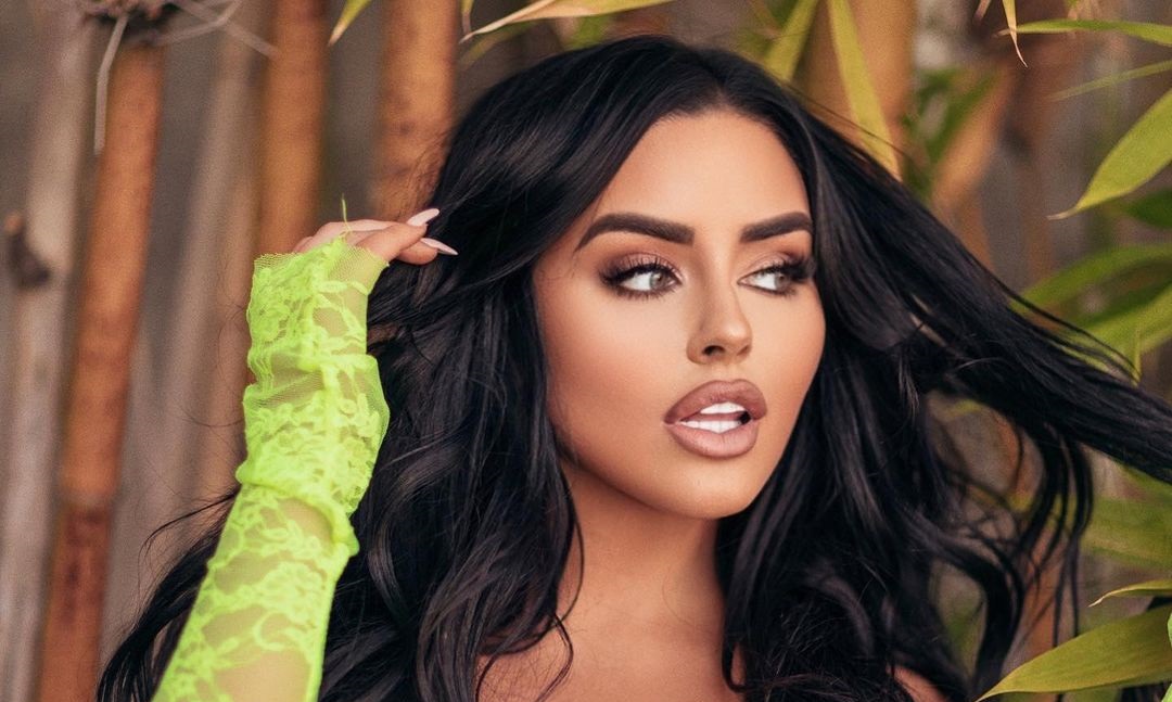 1710200885 975 Abigail Ratchford Фото12 Abigail Ratchford 12