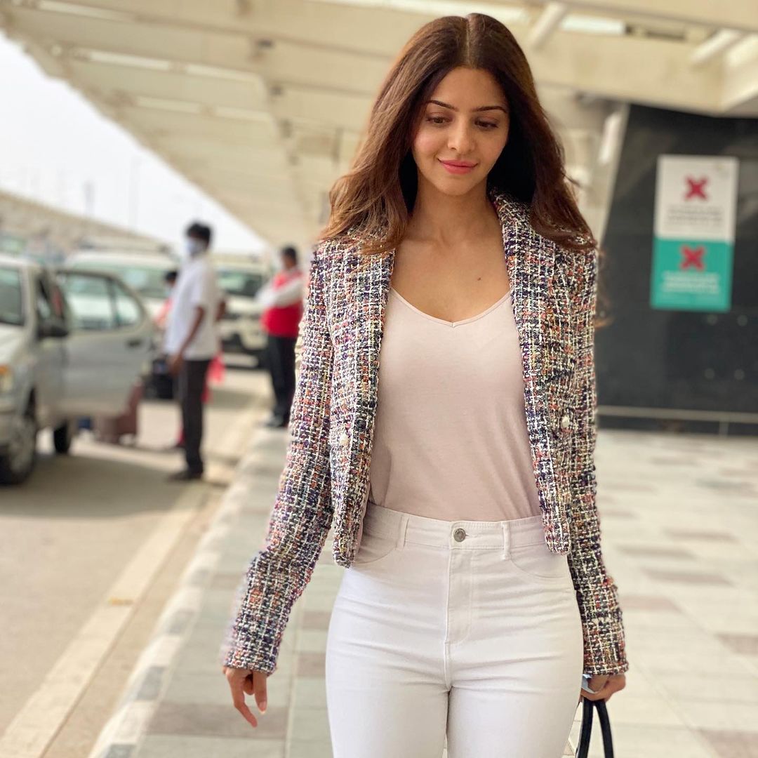 1710277204 29 Vedhika4U Фото8 Vedhika4U 8