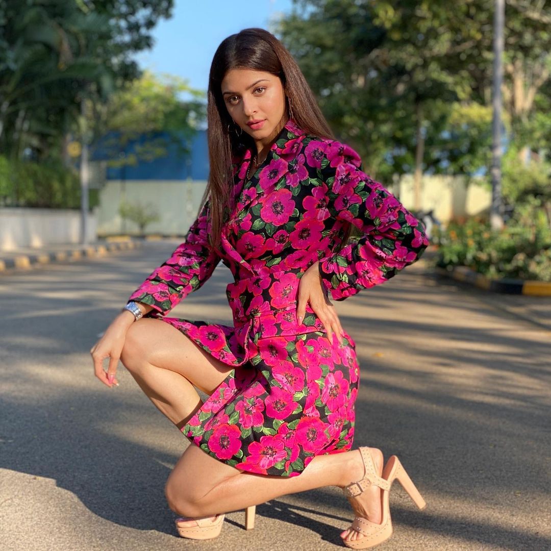 1710277204 74 Vedhika4U Фото5 Vedhika4U 5