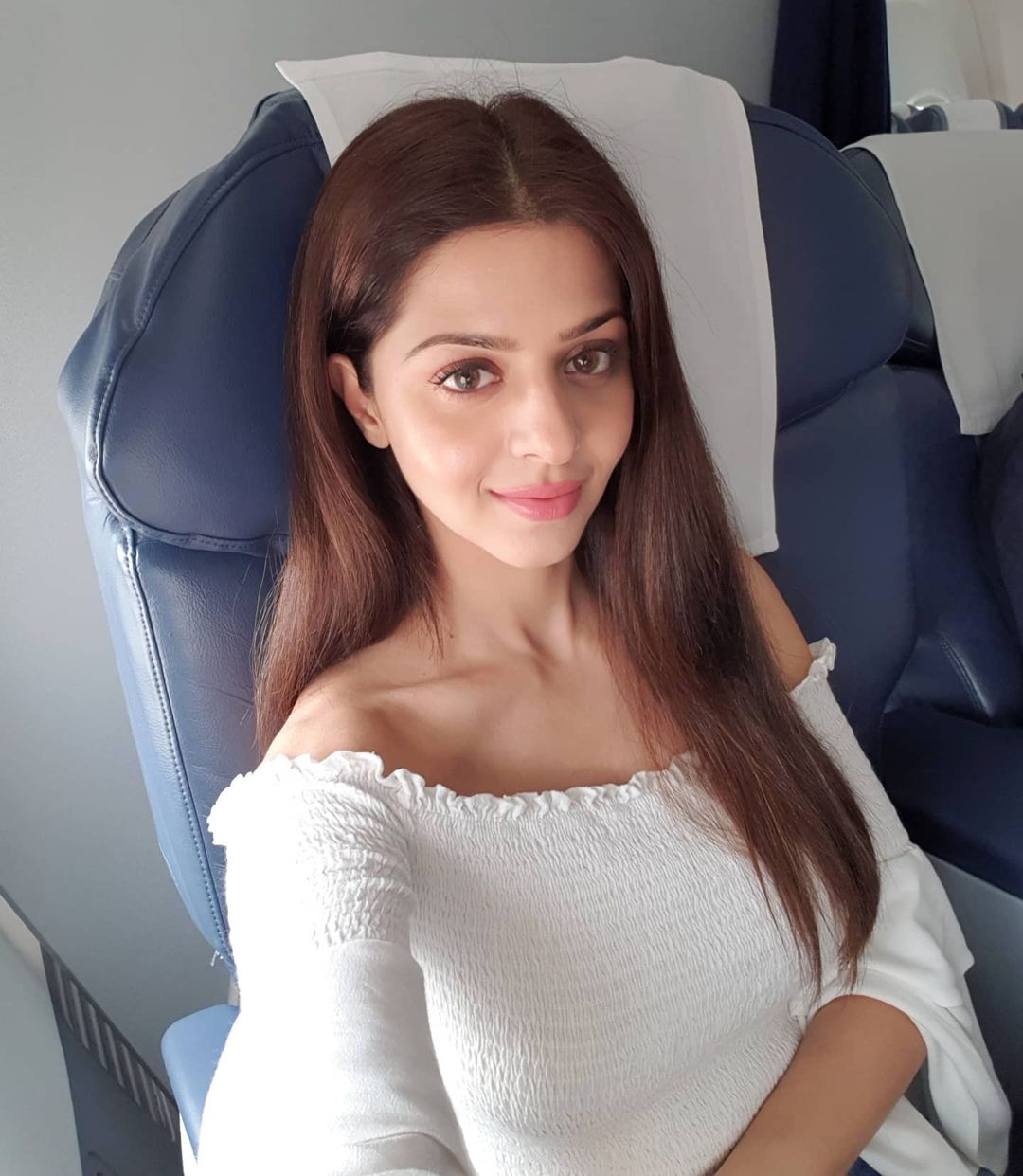 1710277204 916 Vedhika4U Фото10 Vedhika4U 10