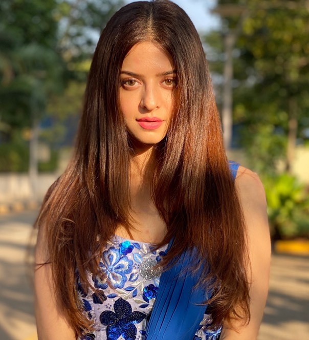 1710277204 949 Vedhika4U Фото7 Vedhika4U 7