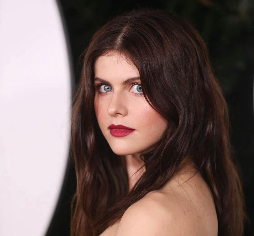 1710519845 662 Alexandra Daddario Фото18 Alexandra Daddario 18