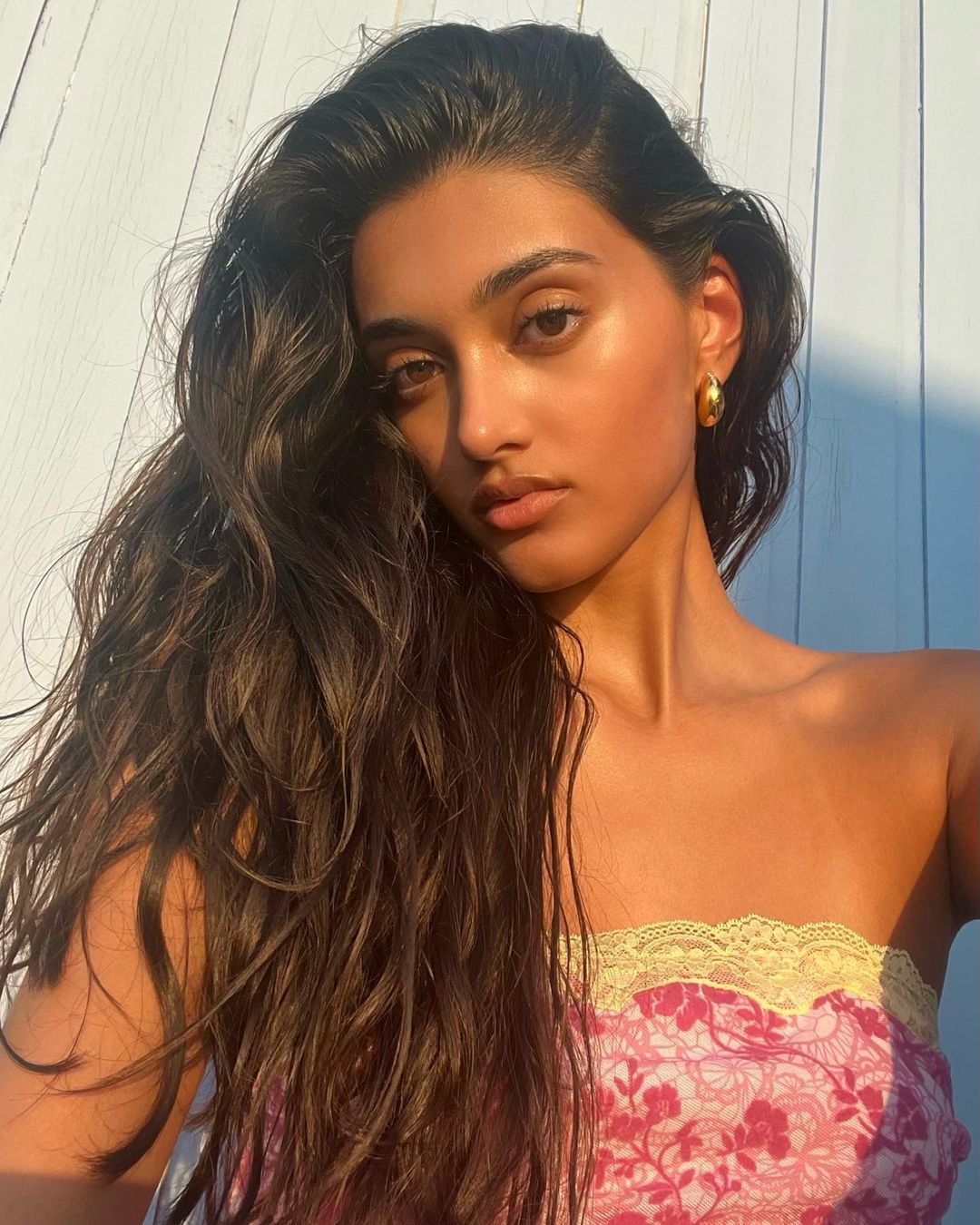 1710860766 852 Neelam Gill Фото5 Neelam Gill 5