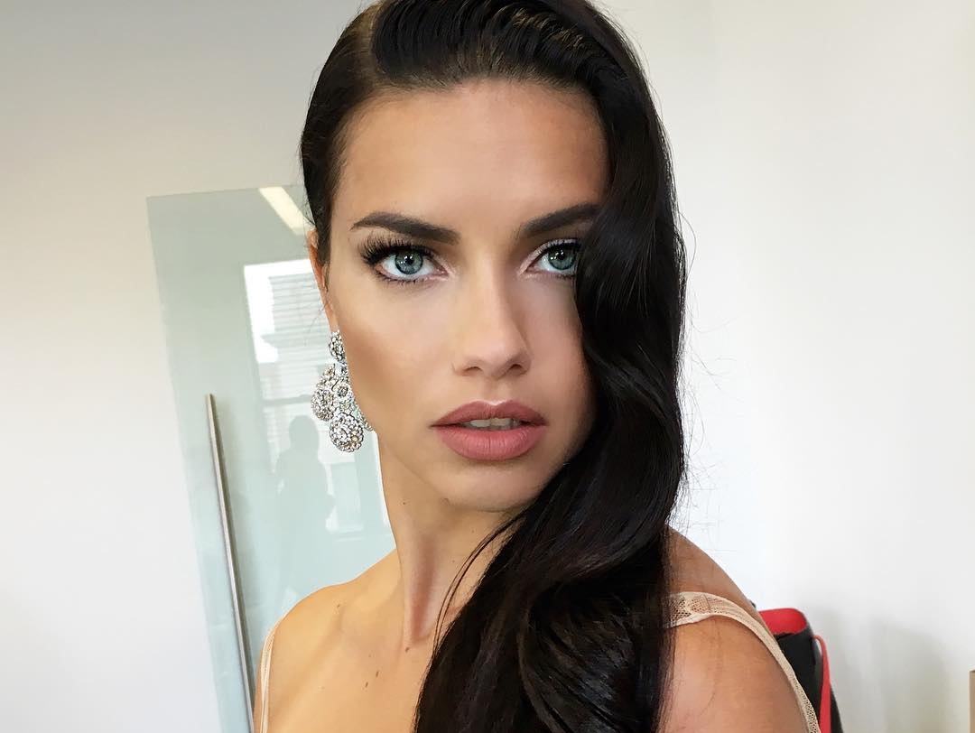 1712076843 276 Adriana Lima Фото6 Adriana Lima 6