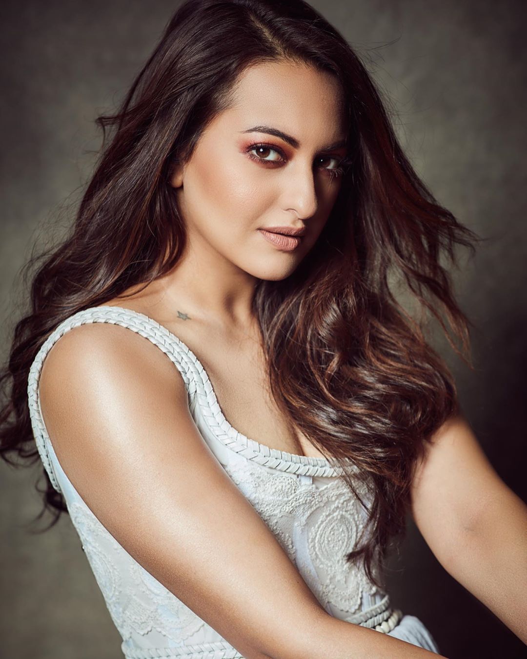 Sonakshi Sinha 9 Горячие Фото Девушки, Sonakshi Sinha Красивые Фотографии