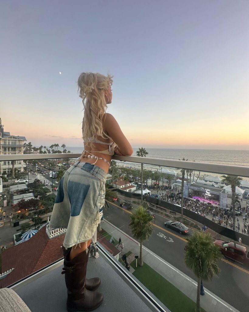 1729780208 105 Lorengray Фото6 Lorengray 6